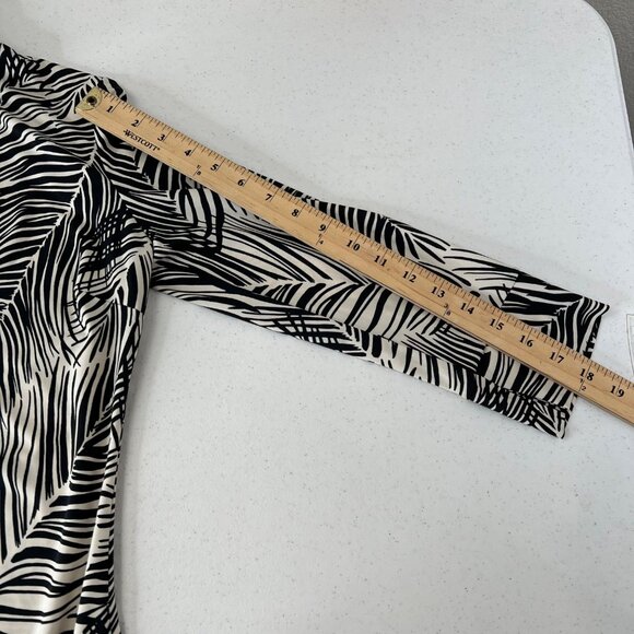 BCBGMAXAZRIA Black White Palm Leaf 3/4 Sleeve Wrap Blouse‎ M - Picture 11 of 12
